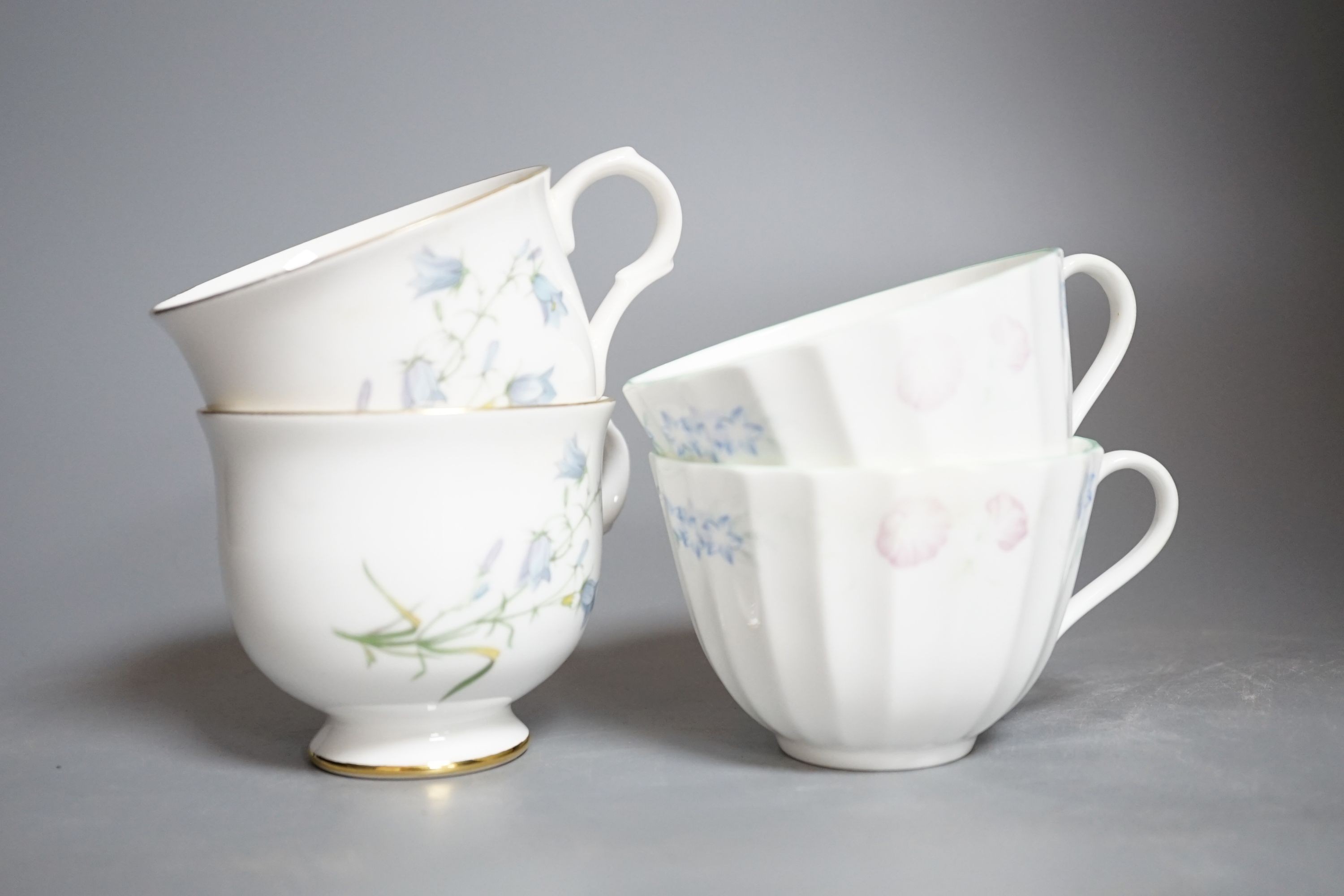 A Sadler 'Wellington' pattern China tea set and a Royal Worcester 